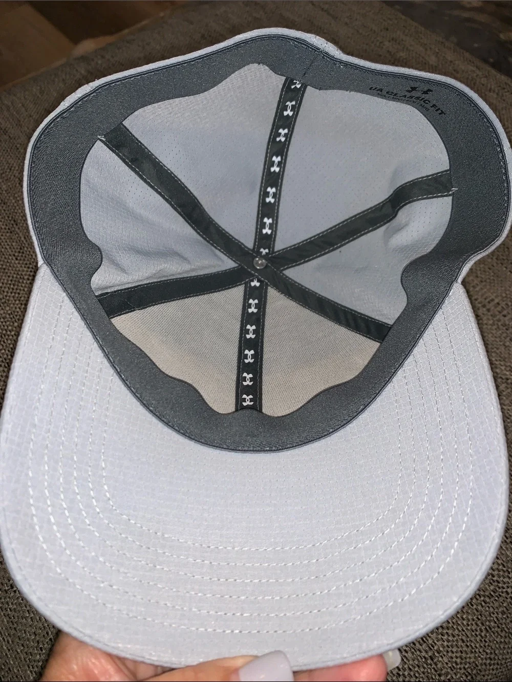 Gray Under Armour hat, cap medium large